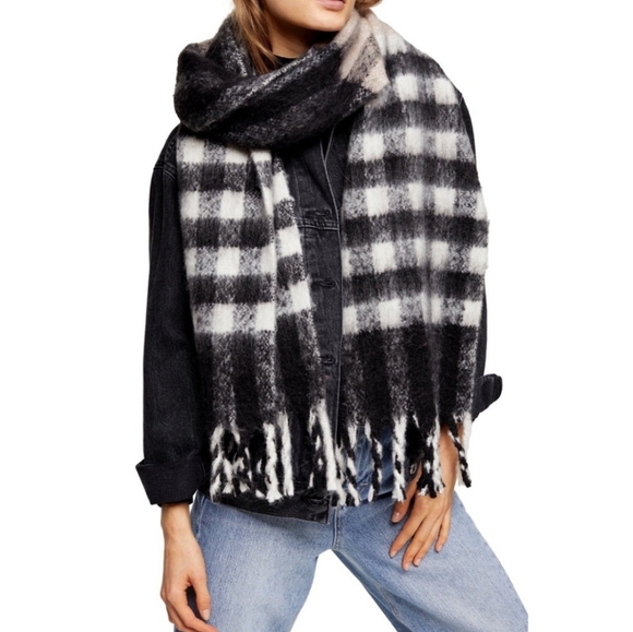 Topshop Accessories - NWT Topshop Heavy Brush Buffalo Check Fringe Winter Scarf